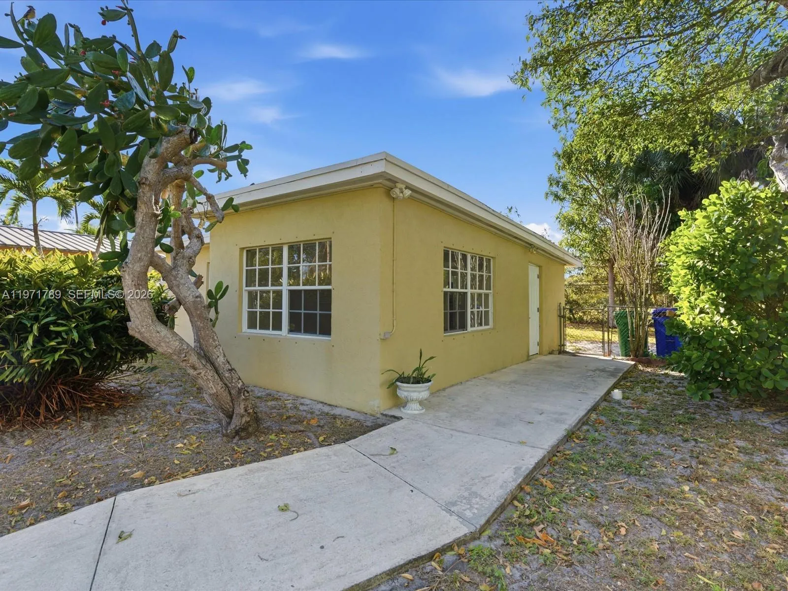 1561 Sw 44th Ter, Fort Lauderdale, Florida 33317, Fort Lauderdale, Florida 33317, 2 Bedrooms Bedrooms, ,1 BathroomBathrooms,Residential,For Sale,1561 Sw 44th Ter, Fort Lauderdale, Florida 33317,A11971789