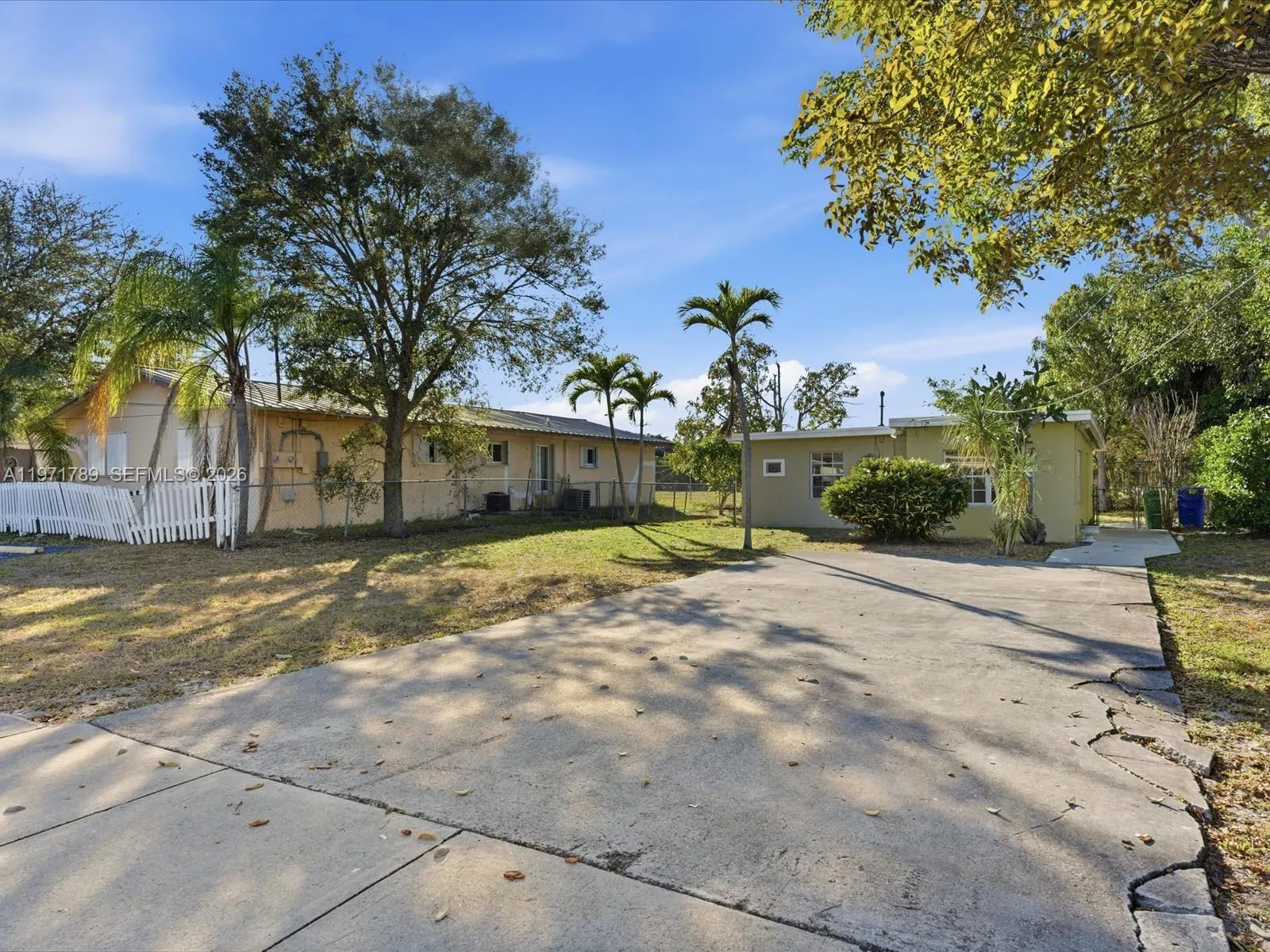 1561 Sw 44th Ter, Fort Lauderdale, Florida 33317, Fort Lauderdale, Florida 33317, 2 Bedrooms Bedrooms, ,1 BathroomBathrooms,Residential,For Sale,1561 Sw 44th Ter, Fort Lauderdale, Florida 33317,A11971789