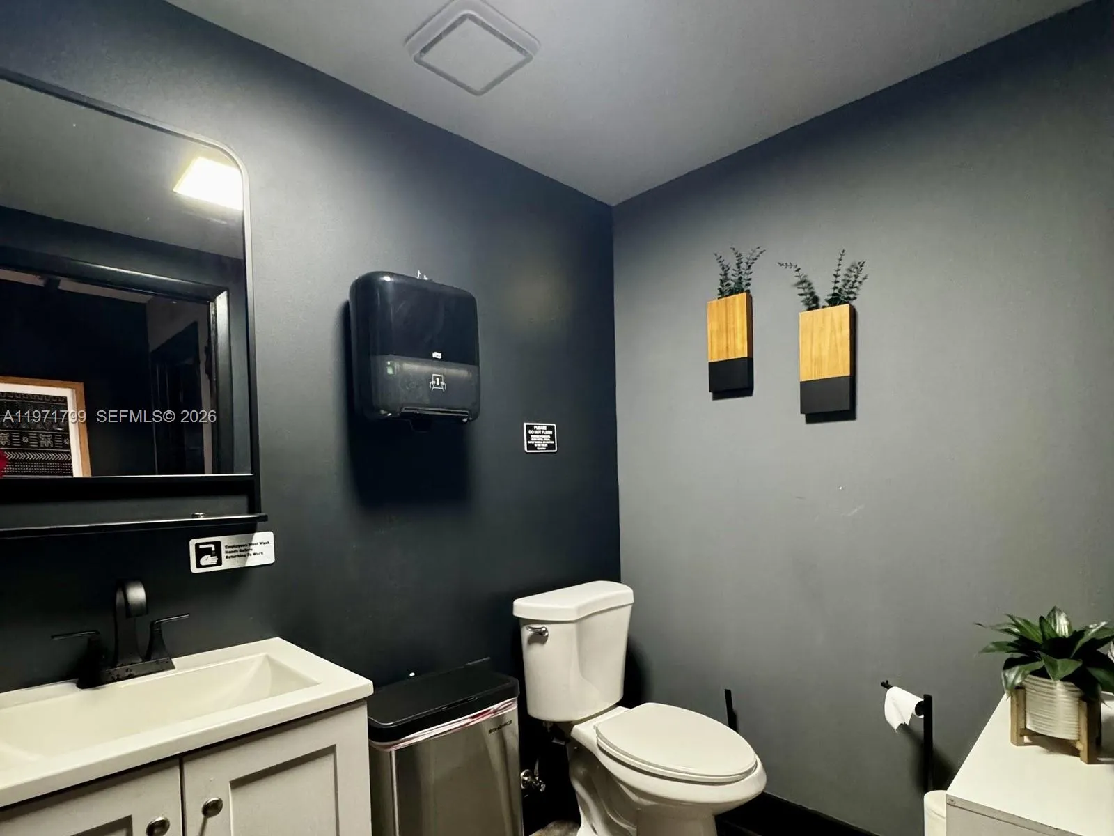 5505 Nw 74th Ave 5505, Miami, Florida 33166, Miami, Florida 33166, ,Commercial Sale,For Sale,5505 Nw 74th Ave 5505, Miami, Florida 33166,A11971799