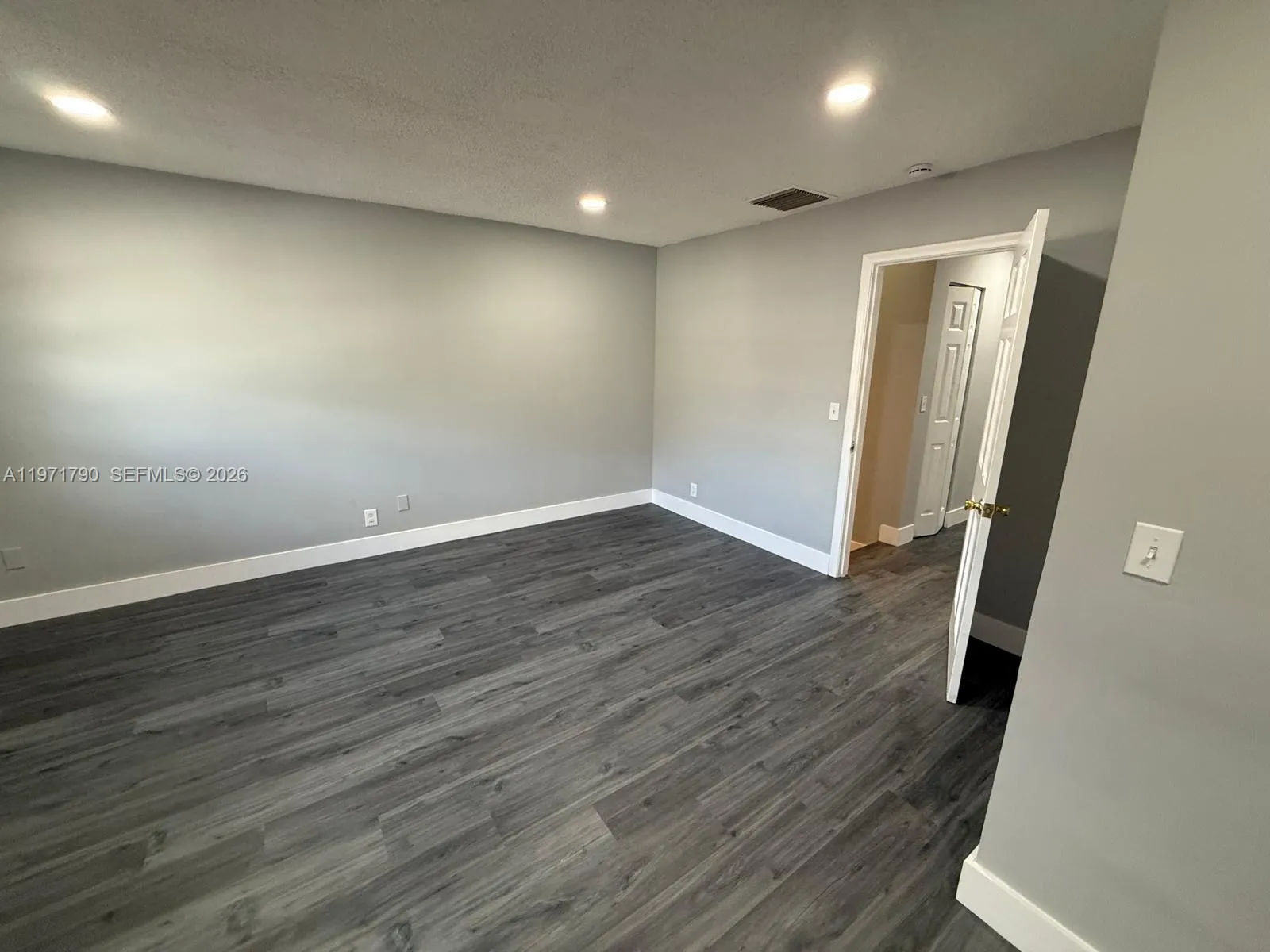 2700 N 34th Ave I, Hollywood, Florida 33021, Hollywood, Florida 33021, 3 Bedrooms Bedrooms, ,2 BathroomsBathrooms,Residential,For Sale,2700 N 34th Ave I, Hollywood, Florida 33021,A11971790