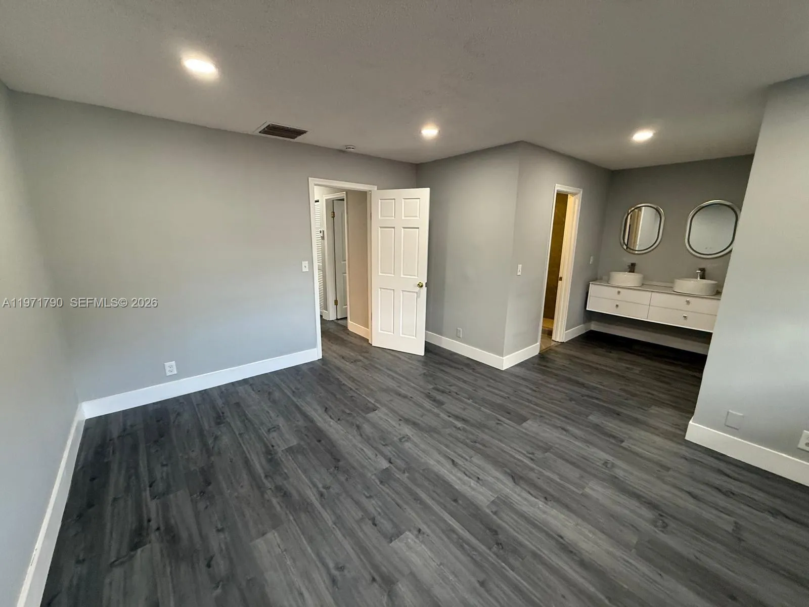 2700 N 34th Ave I, Hollywood, Florida 33021, Hollywood, Florida 33021, 3 Bedrooms Bedrooms, ,2 BathroomsBathrooms,Residential,For Sale,2700 N 34th Ave I, Hollywood, Florida 33021,A11971790