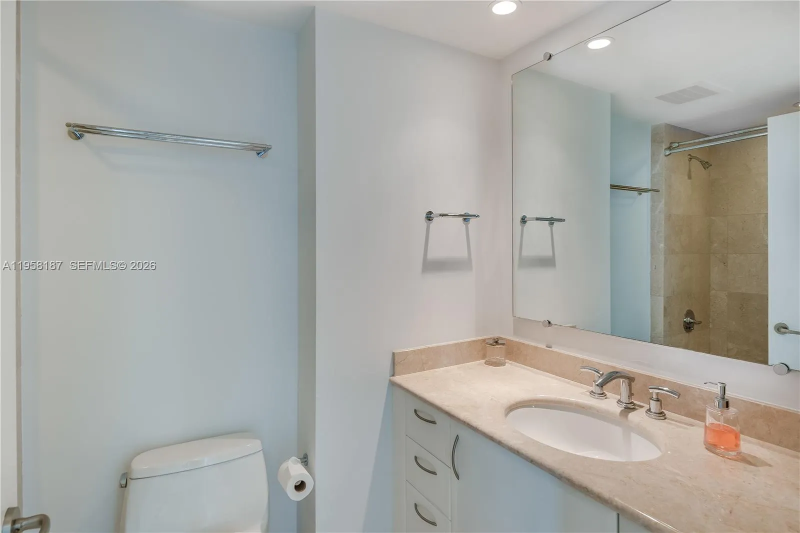 1331 Brickell Bay Dr 3311, Miami, Florida 33131, Miami, Florida 33131, 4 Bedrooms Bedrooms, ,4 BathroomsBathrooms,Residential Lease,For Rent,1331 Brickell Bay Dr 3311, Miami, Florida 33131,A11958187