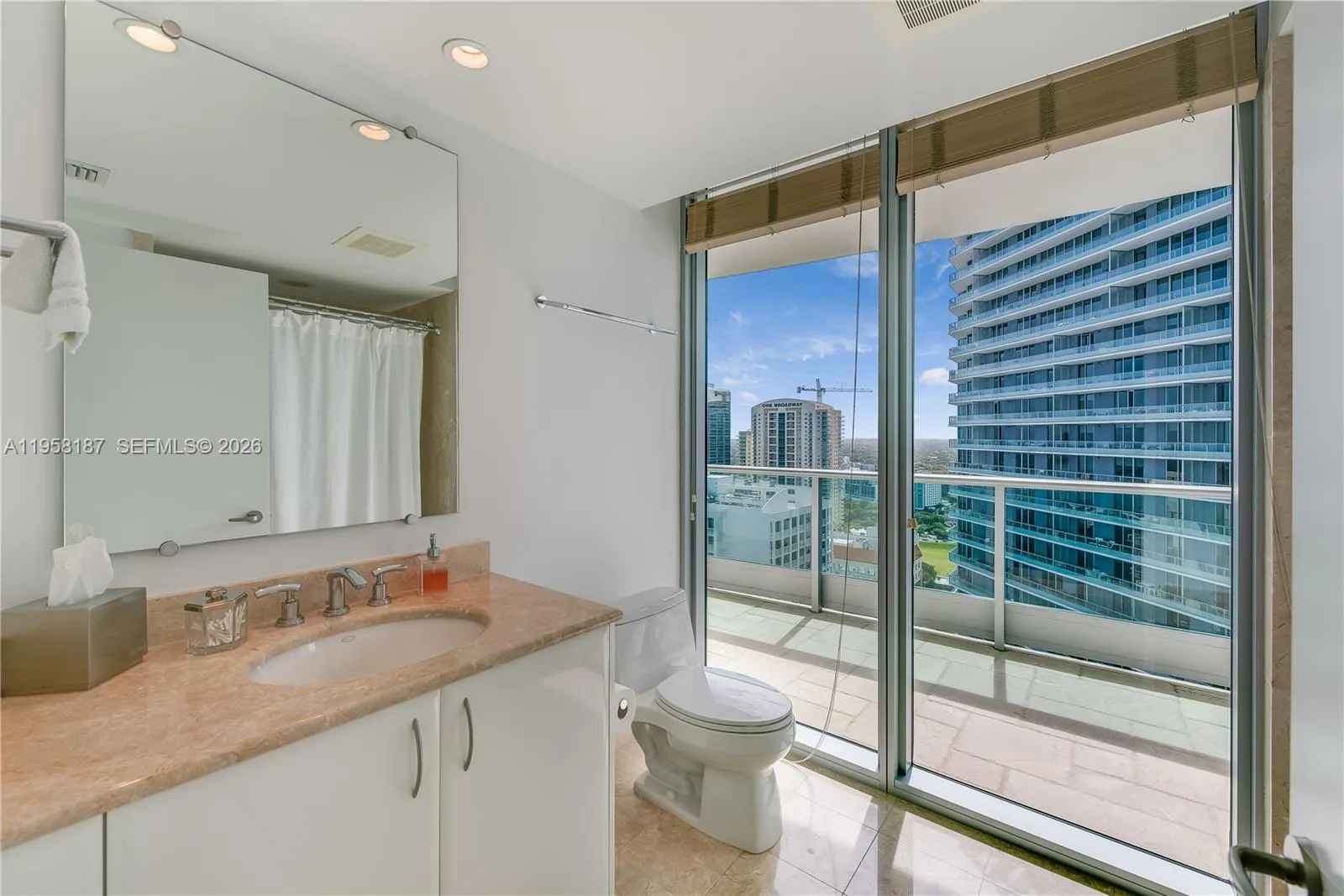 1331 Brickell Bay Dr 3311, Miami, Florida 33131, Miami, Florida 33131, 4 Bedrooms Bedrooms, ,4 BathroomsBathrooms,Residential Lease,For Rent,1331 Brickell Bay Dr 3311, Miami, Florida 33131,A11958187