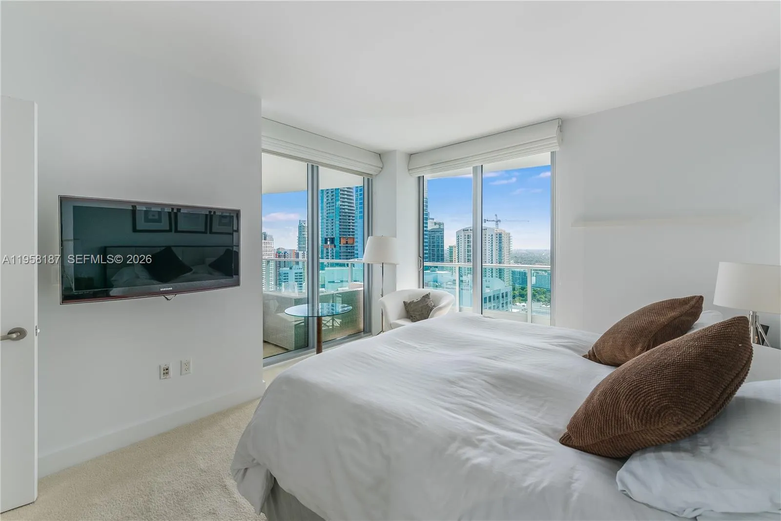 1331 Brickell Bay Dr 3311, Miami, Florida 33131, Miami, Florida 33131, 4 Bedrooms Bedrooms, ,4 BathroomsBathrooms,Residential Lease,For Rent,1331 Brickell Bay Dr 3311, Miami, Florida 33131,A11958187
