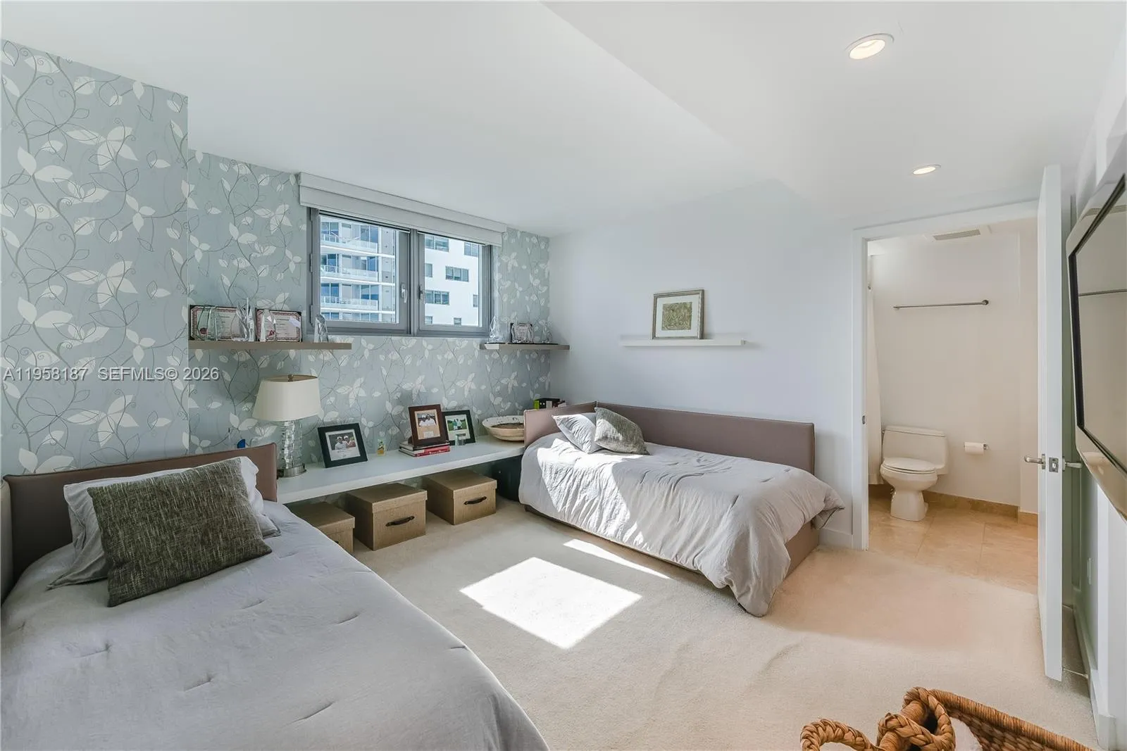 1331 Brickell Bay Dr 3311, Miami, Florida 33131, Miami, Florida 33131, 4 Bedrooms Bedrooms, ,4 BathroomsBathrooms,Residential Lease,For Rent,1331 Brickell Bay Dr 3311, Miami, Florida 33131,A11958187
