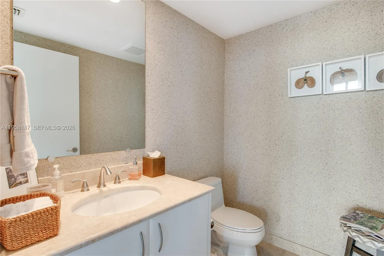 1331 Brickell Bay Dr 3311, Miami, Florida 33131, Miami, Florida 33131, 4 Bedrooms Bedrooms, ,4 BathroomsBathrooms,Residential Lease,For Rent,1331 Brickell Bay Dr 3311, Miami, Florida 33131,A11958187