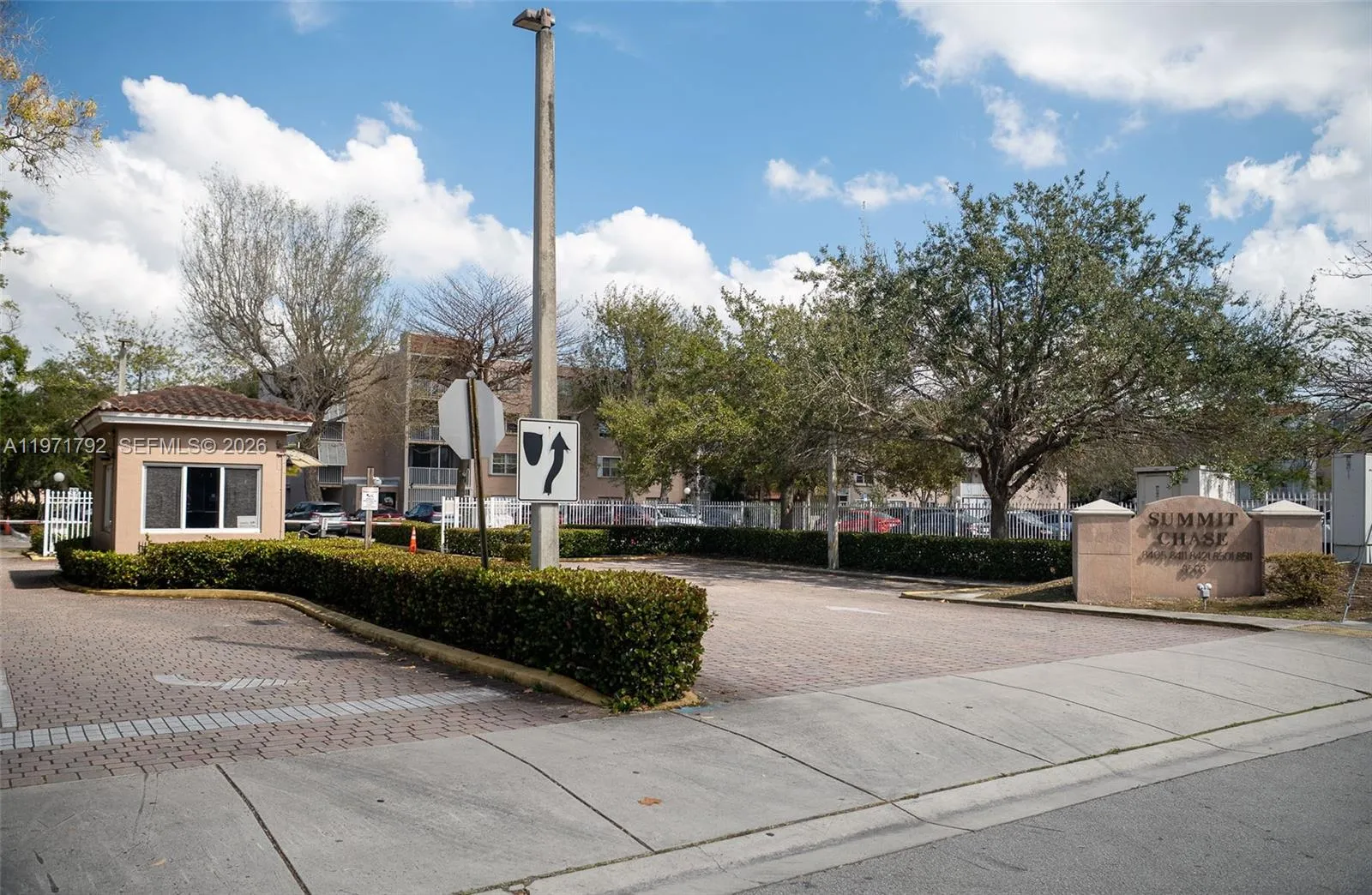 8421 Nw 8th St 203, Miami, Florida 33126, Miami, Florida 33126, 2 Bedrooms Bedrooms, ,2 BathroomsBathrooms,Residential Lease,For Rent,8421 Nw 8th St 203, Miami, Florida 33126,A11971792