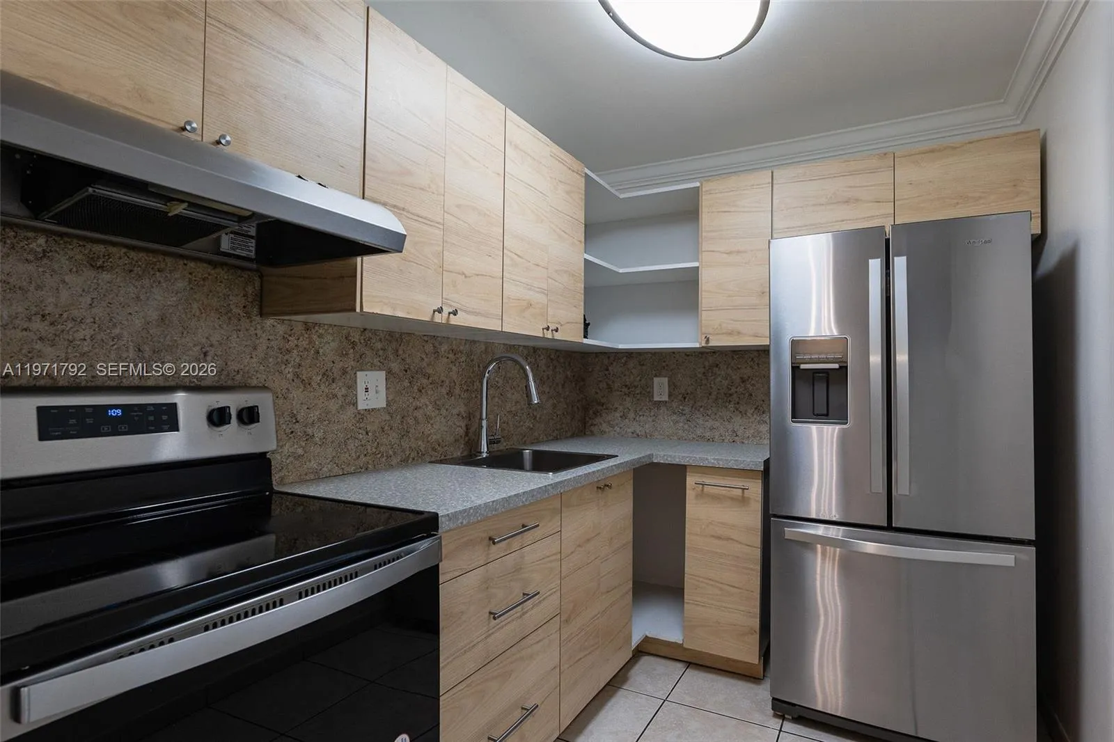 8421 Nw 8th St 203, Miami, Florida 33126, Miami, Florida 33126, 2 Bedrooms Bedrooms, ,2 BathroomsBathrooms,Residential Lease,For Rent,8421 Nw 8th St 203, Miami, Florida 33126,A11971792