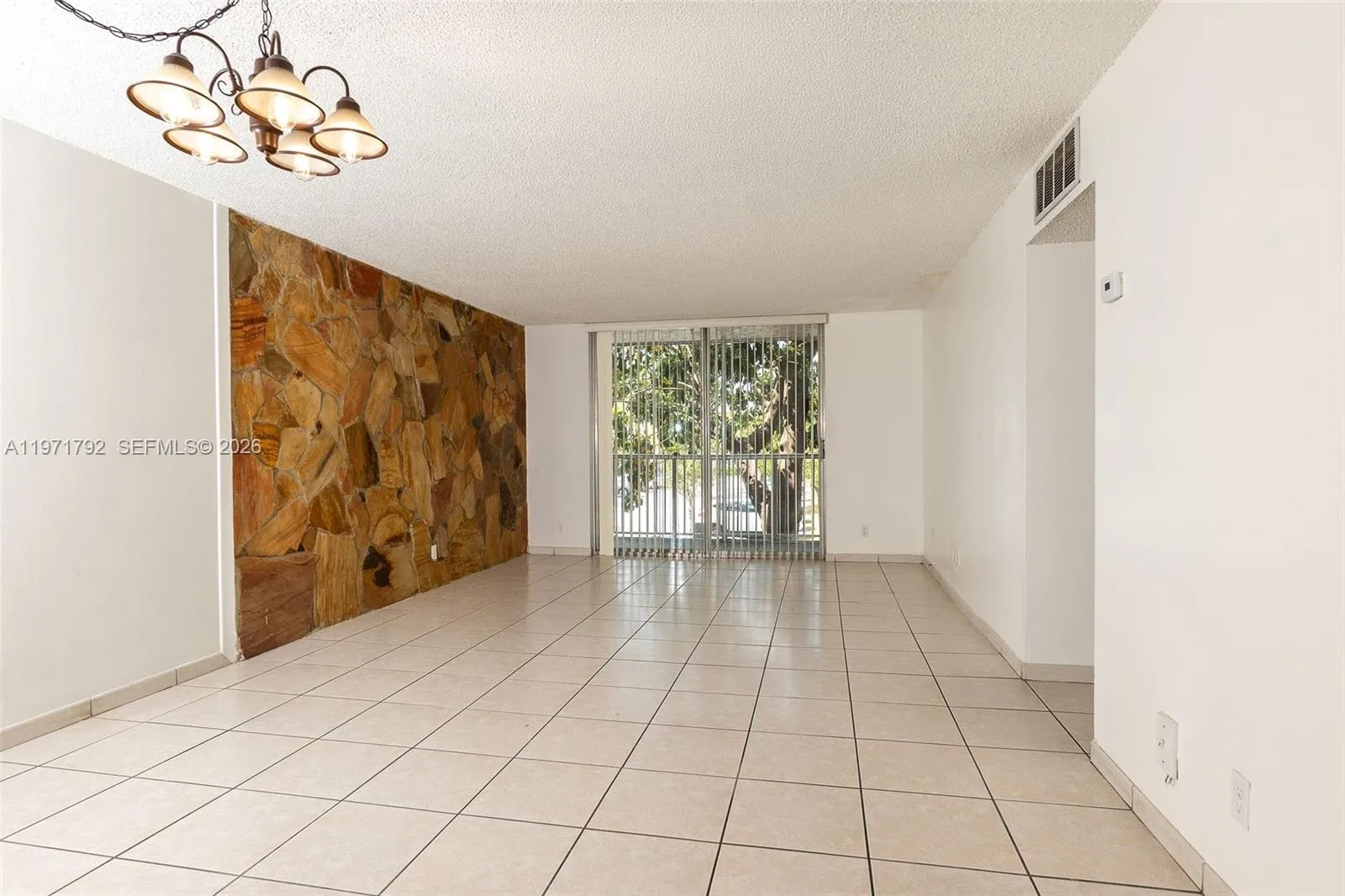 8421 Nw 8th St 203, Miami, Florida 33126, Miami, Florida 33126, 2 Bedrooms Bedrooms, ,2 BathroomsBathrooms,Residential Lease,For Rent,8421 Nw 8th St 203, Miami, Florida 33126,A11971792