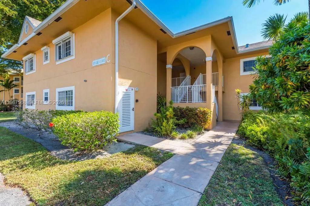 811 Se 4th Ave C103, Dania Beach, Florida 33004, Dania Beach, Florida 33004, 2 Bedrooms Bedrooms, ,2 BathroomsBathrooms,Residential,For Sale,811 Se 4th Ave C103, Dania Beach, Florida 33004,A11967568