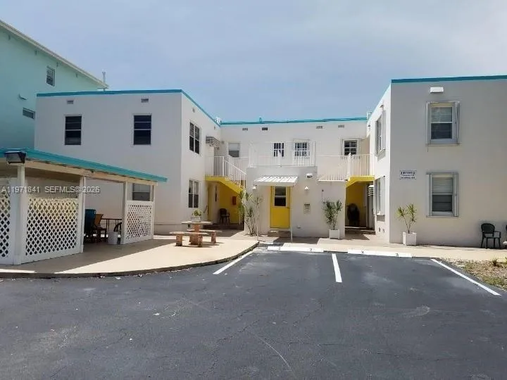 309 Crocus Ter 10, Hollywood, Florida 33019, Hollywood, Florida 33019, ,1 BathroomBathrooms,Residential Lease,For Rent,309 Crocus Ter 10, Hollywood, Florida 33019,A11971841