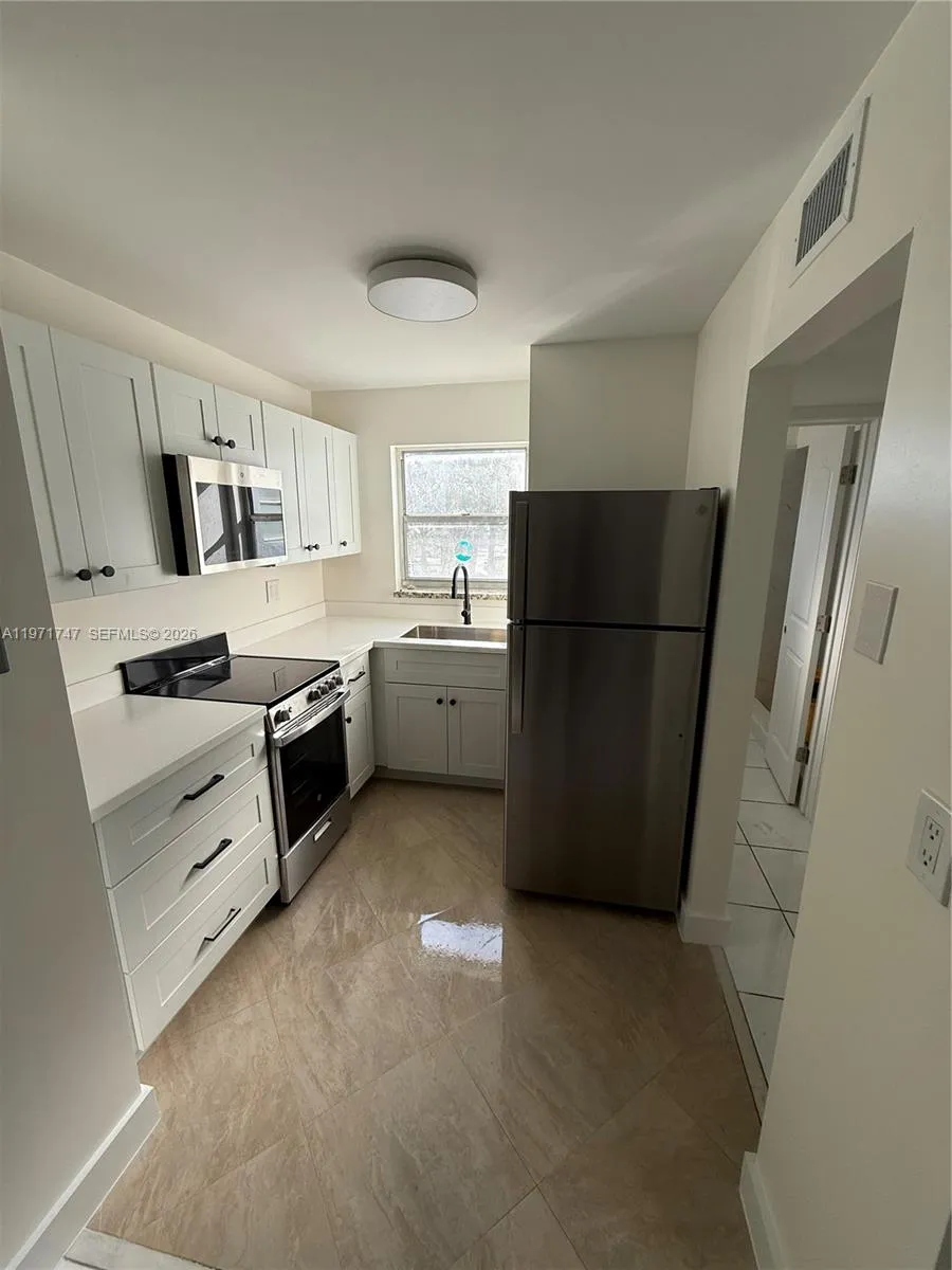 Miami, Florida 33174, 1 Bedroom Bedrooms, ,1 BathroomBathrooms,Residential Lease,For Rent,A11971747