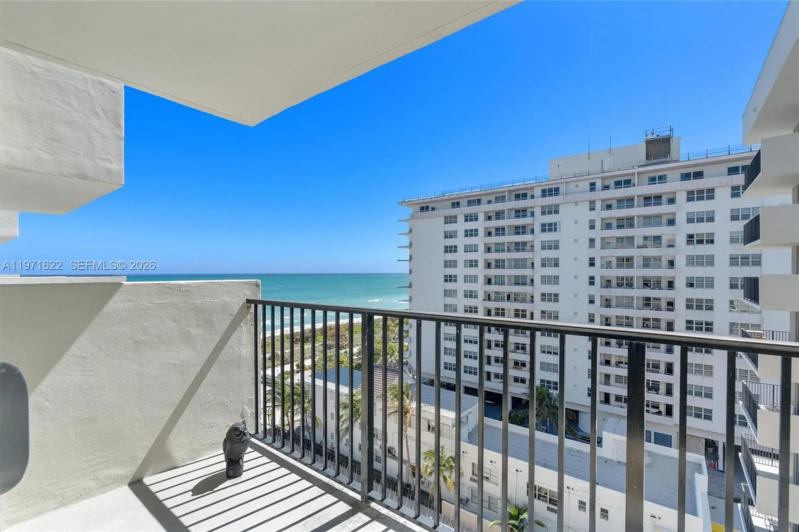 9273 Collins Ave 901, Surfside, Florida 33154, Surfside, Florida 33154, 1 Bedroom Bedrooms, ,2 BathroomsBathrooms,Residential Lease,For Rent,9273 Collins Ave 901, Surfside, Florida 33154,A11971622