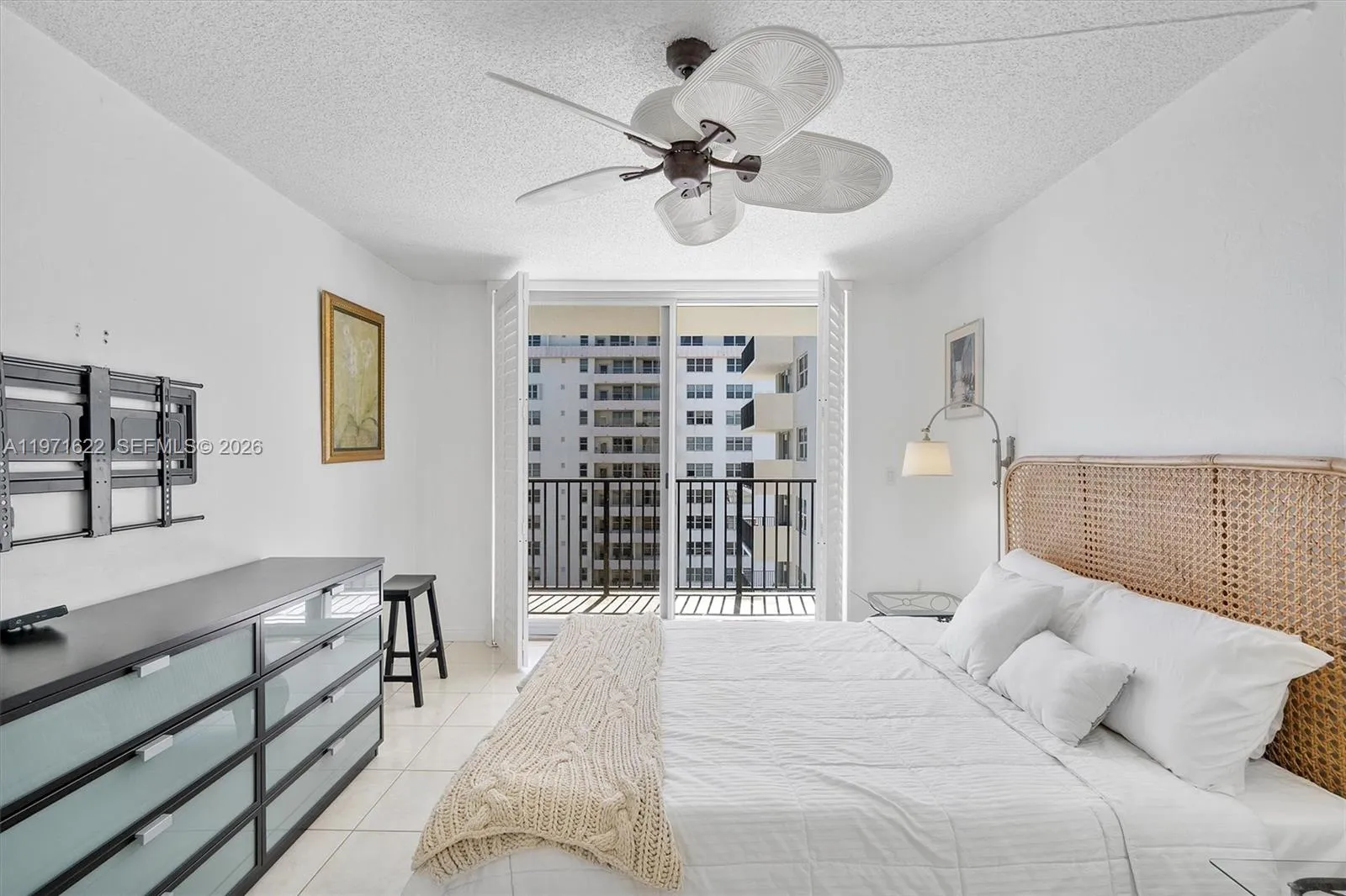 9273 Collins Ave 901, Surfside, Florida 33154, Surfside, Florida 33154, 1 Bedroom Bedrooms, ,2 BathroomsBathrooms,Residential Lease,For Rent,9273 Collins Ave 901, Surfside, Florida 33154,A11971622
