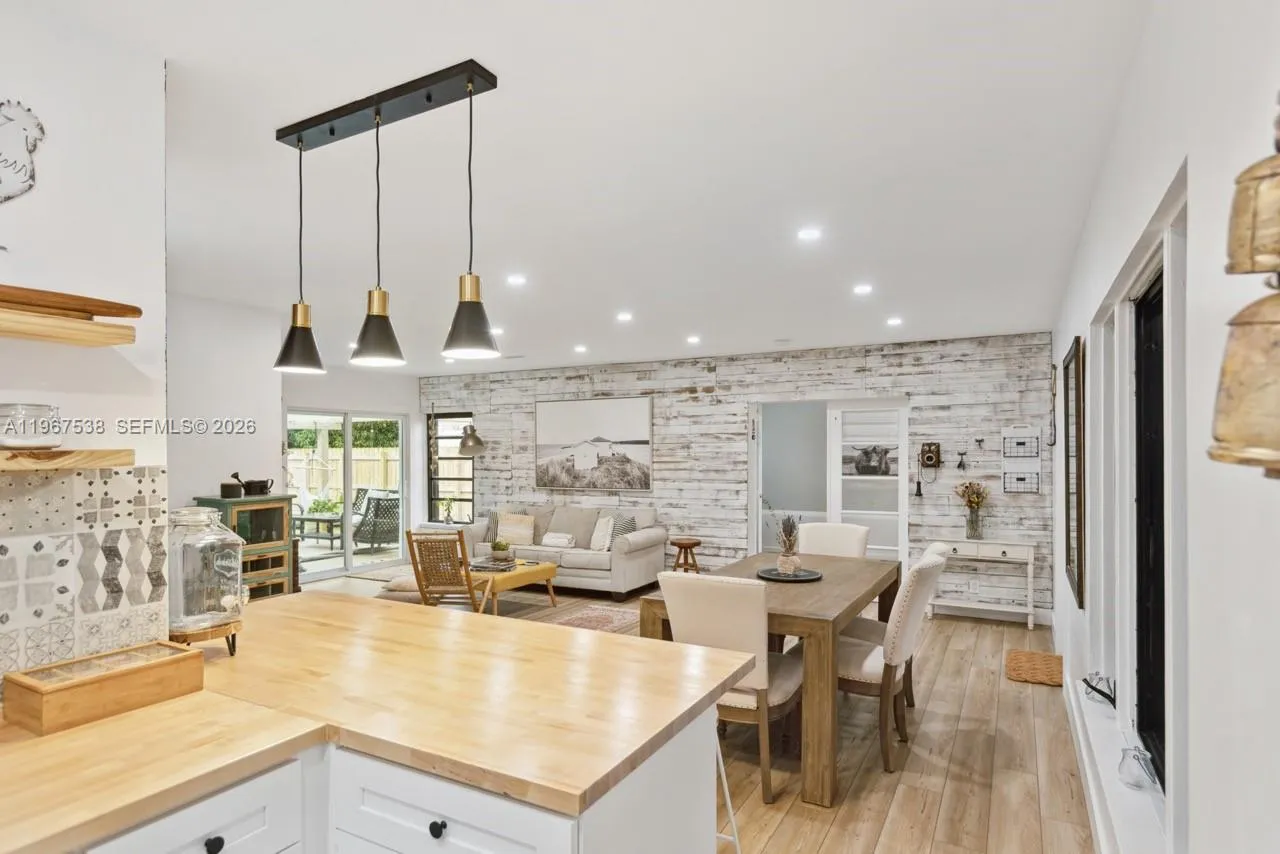 1512 Nw 4th Ave, Fort Lauderdale, Florida 33311, Fort Lauderdale, Florida 33311, 2 Bedrooms Bedrooms, ,3 BathroomsBathrooms,Residential Lease,For Rent,1512 Nw 4th Ave, Fort Lauderdale, Florida 33311,A11967538