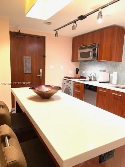 6801 Collins Ave 209, Miami Beach, Florida 33141, Miami Beach, Florida 33141, 2 Bedrooms Bedrooms, ,2 BathroomsBathrooms,Residential Lease,For Rent,6801 Collins Ave 209, Miami Beach, Florida 33141,A11970858