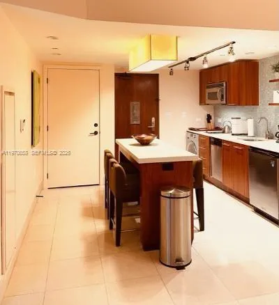 6801 Collins Ave 209, Miami Beach, Florida 33141, Miami Beach, Florida 33141, 2 Bedrooms Bedrooms, ,2 BathroomsBathrooms,Residential Lease,For Rent,6801 Collins Ave 209, Miami Beach, Florida 33141,A11970858