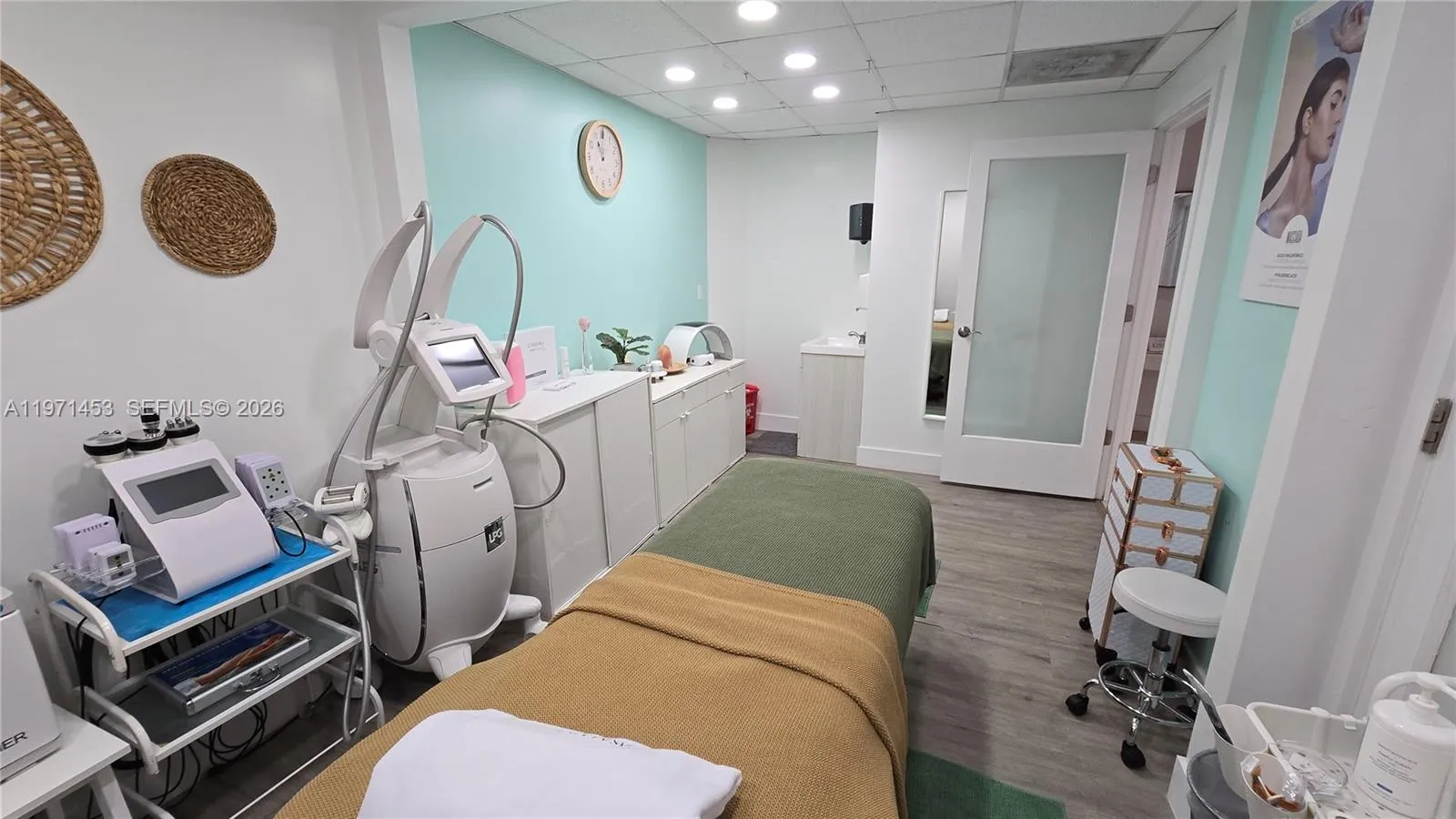 5738 Sunset Dr, South Miami, Florida 33143, South Miami, Florida 33143, ,Commercial Lease,For Rent,5738 Sunset Dr, South Miami, Florida 33143,A11971453