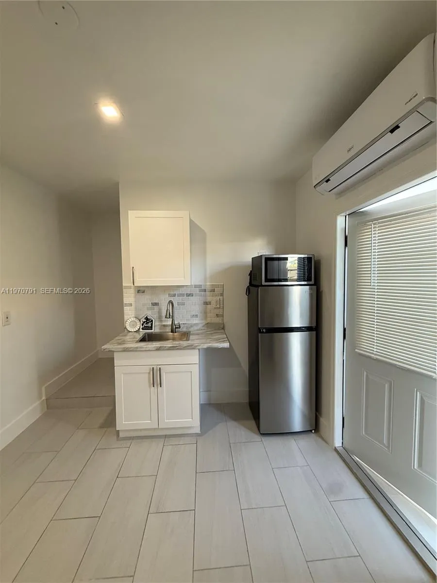 Miami, Florida 33185, ,1 BathroomBathrooms,Residential Lease,For Rent,A11970791