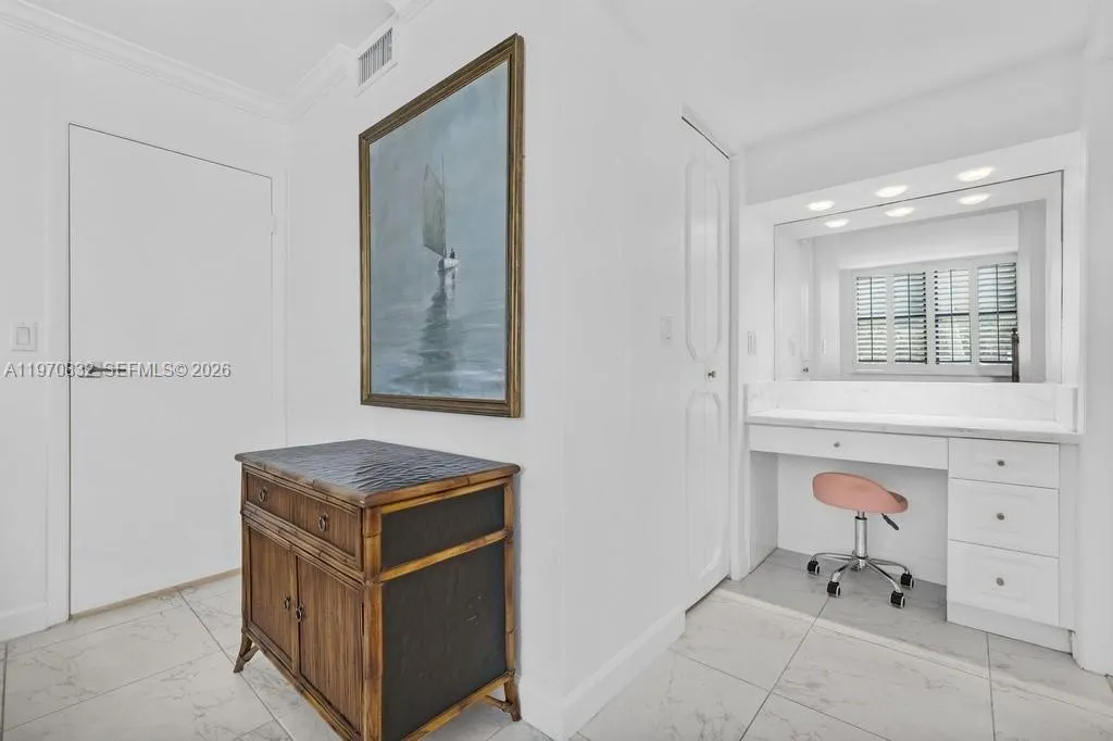  Primary Vanity