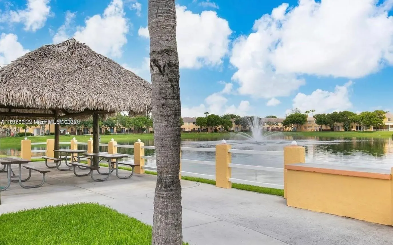 2735 Se 16th Ave 201, Homestead, Florida 33035, Homestead, Florida 33035, 3 Bedrooms Bedrooms, ,2 BathroomsBathrooms,Residential Lease,For Rent,2735 Se 16th Ave 201, Homestead, Florida 33035,A11971922