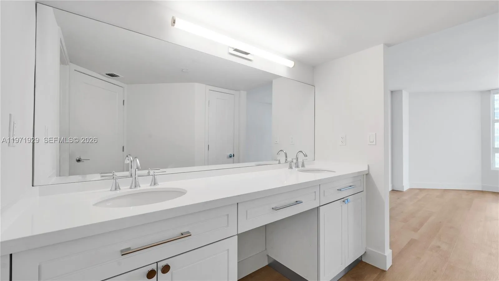 555 Ne 34th St 1004, Miami, Florida 33137, Miami, Florida 33137, 2 Bedrooms Bedrooms, ,2 BathroomsBathrooms,Residential Lease,For Rent,555 Ne 34th St 1004, Miami, Florida 33137,A11971929