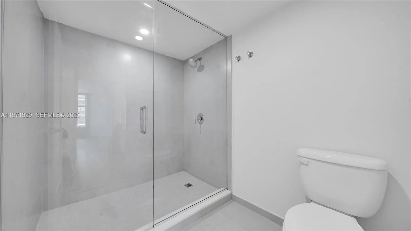 555 Ne 34th St 1004, Miami, Florida 33137, Miami, Florida 33137, 2 Bedrooms Bedrooms, ,2 BathroomsBathrooms,Residential Lease,For Rent,555 Ne 34th St 1004, Miami, Florida 33137,A11971929