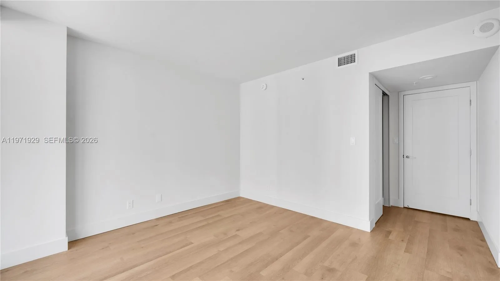 555 Ne 34th St 1004, Miami, Florida 33137, Miami, Florida 33137, 2 Bedrooms Bedrooms, ,2 BathroomsBathrooms,Residential Lease,For Rent,555 Ne 34th St 1004, Miami, Florida 33137,A11971929