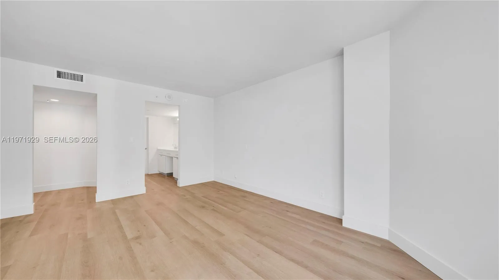 555 Ne 34th St 1004, Miami, Florida 33137, Miami, Florida 33137, 2 Bedrooms Bedrooms, ,2 BathroomsBathrooms,Residential Lease,For Rent,555 Ne 34th St 1004, Miami, Florida 33137,A11971929