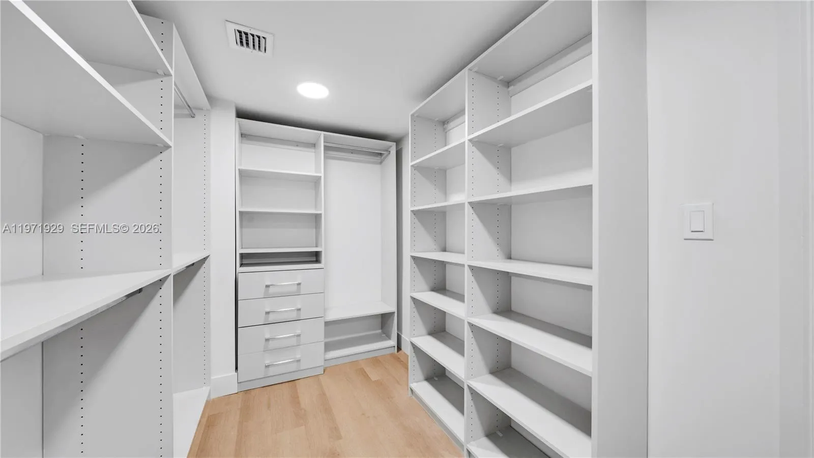 555 Ne 34th St 1004, Miami, Florida 33137, Miami, Florida 33137, 2 Bedrooms Bedrooms, ,2 BathroomsBathrooms,Residential Lease,For Rent,555 Ne 34th St 1004, Miami, Florida 33137,A11971929