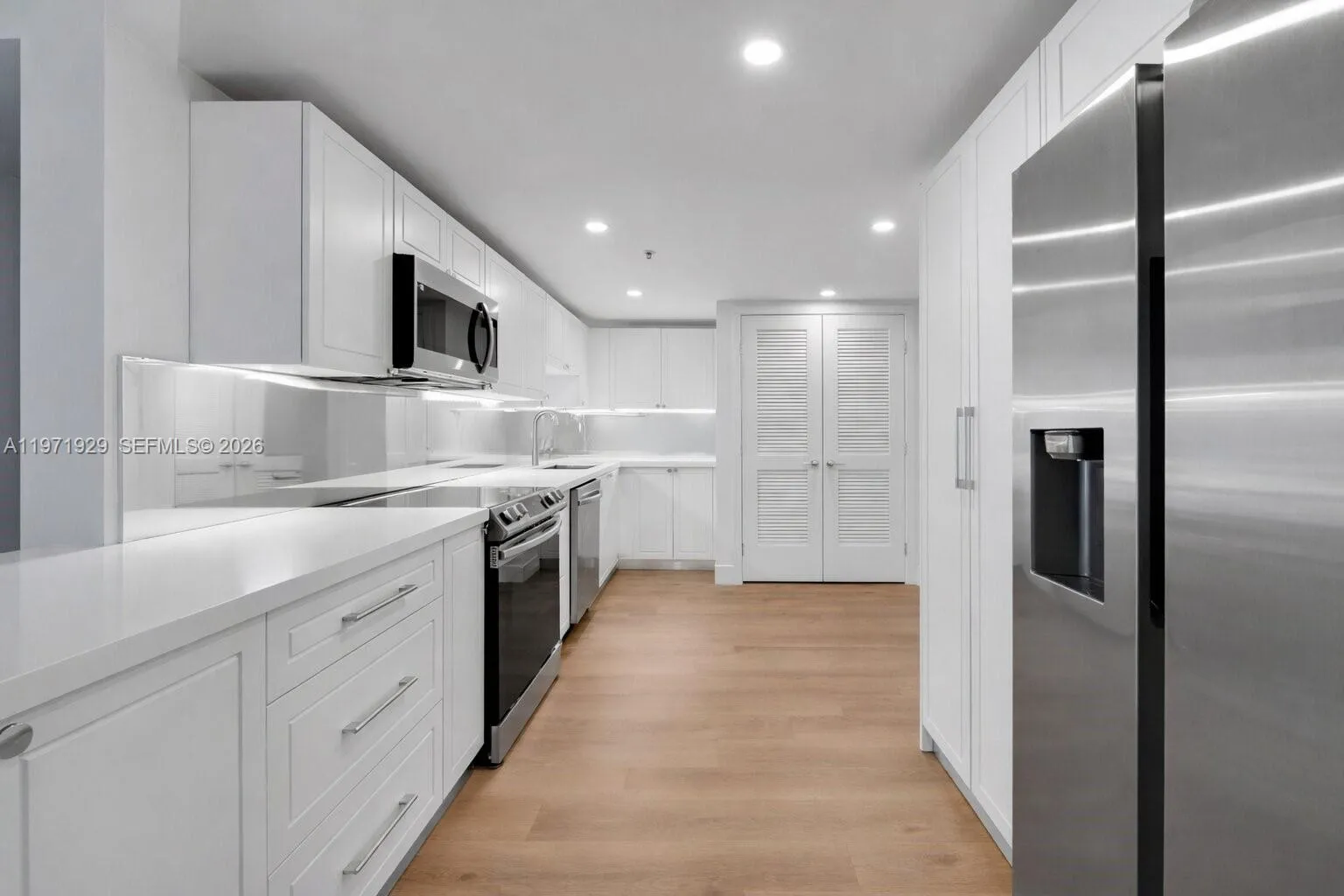 555 Ne 34th St 1004, Miami, Florida 33137, Miami, Florida 33137, 2 Bedrooms Bedrooms, ,2 BathroomsBathrooms,Residential Lease,For Rent,555 Ne 34th St 1004, Miami, Florida 33137,A11971929