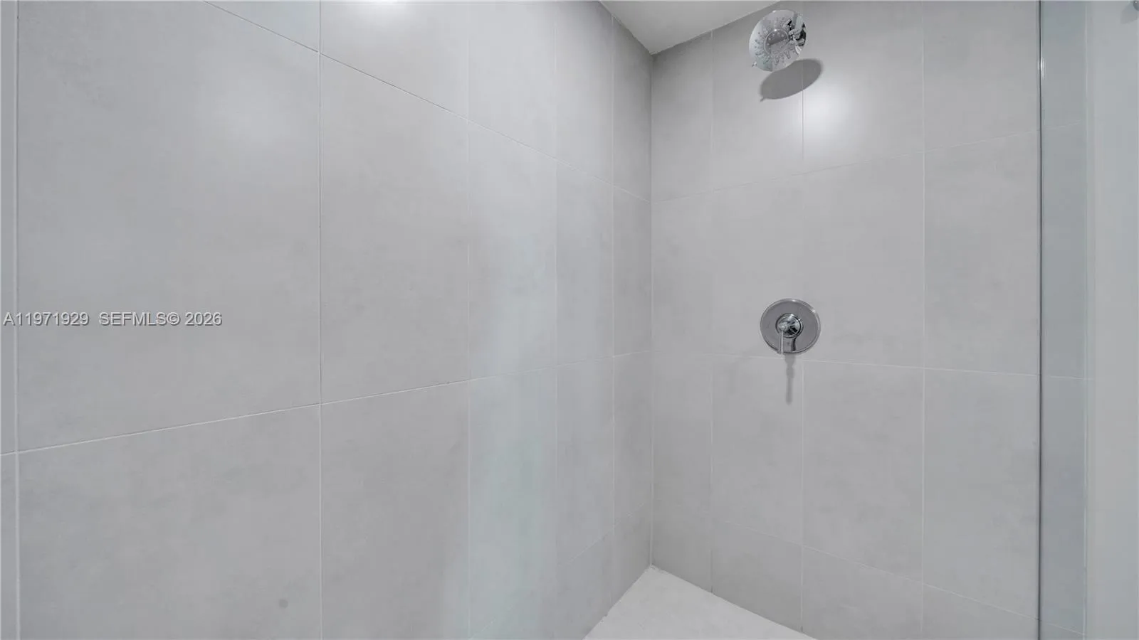 555 Ne 34th St 1004, Miami, Florida 33137, Miami, Florida 33137, 2 Bedrooms Bedrooms, ,2 BathroomsBathrooms,Residential Lease,For Rent,555 Ne 34th St 1004, Miami, Florida 33137,A11971929