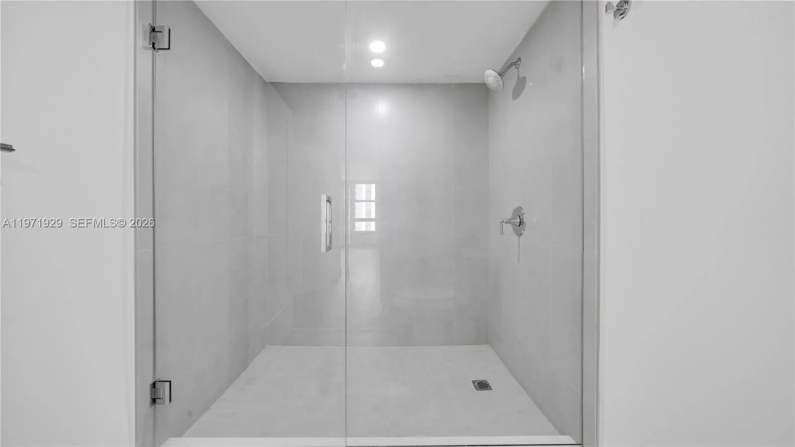 555 Ne 34th St 1004, Miami, Florida 33137, Miami, Florida 33137, 2 Bedrooms Bedrooms, ,2 BathroomsBathrooms,Residential Lease,For Rent,555 Ne 34th St 1004, Miami, Florida 33137,A11971929