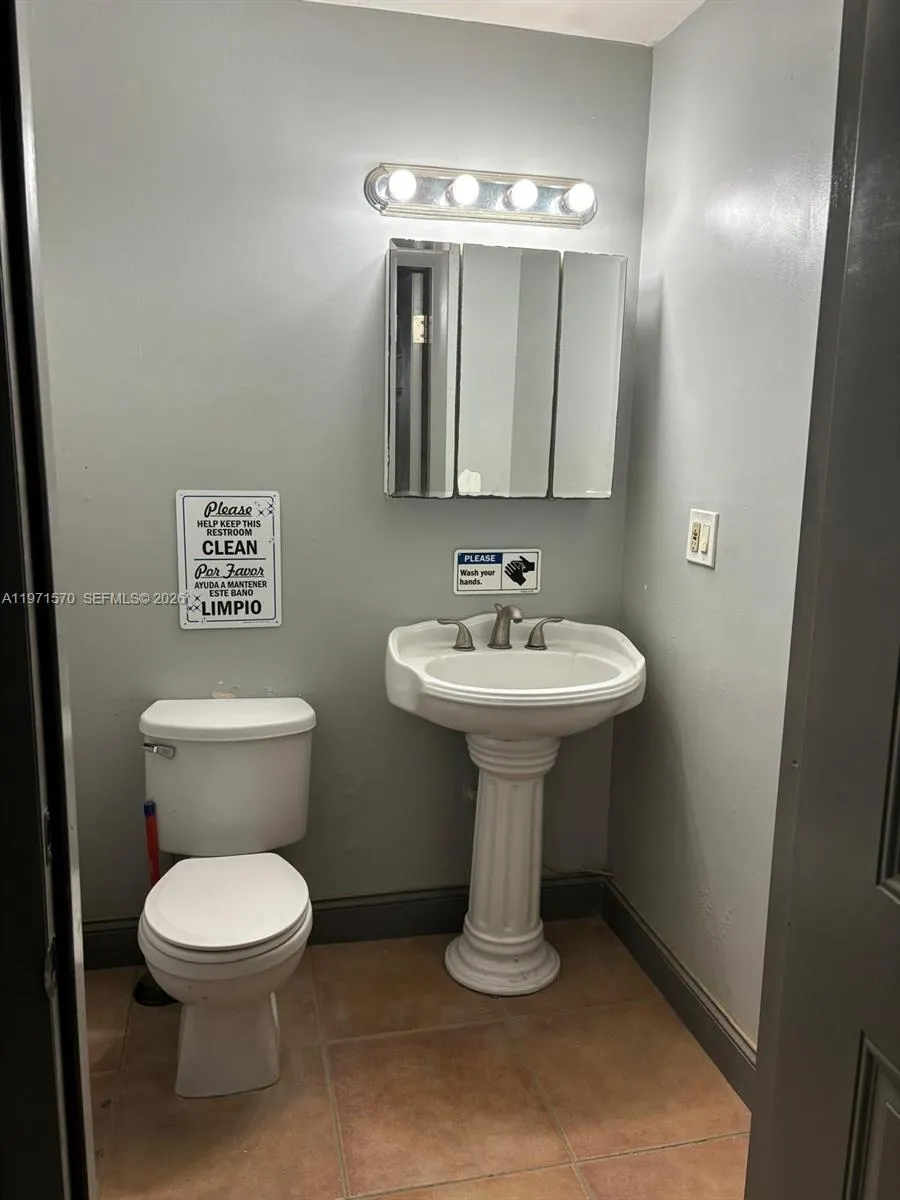 6907 Nw 43rd St 6907, Miami, Florida 33166, Miami, Florida 33166, ,Commercial Lease,For Rent,6907 Nw 43rd St 6907, Miami, Florida 33166,A11971570