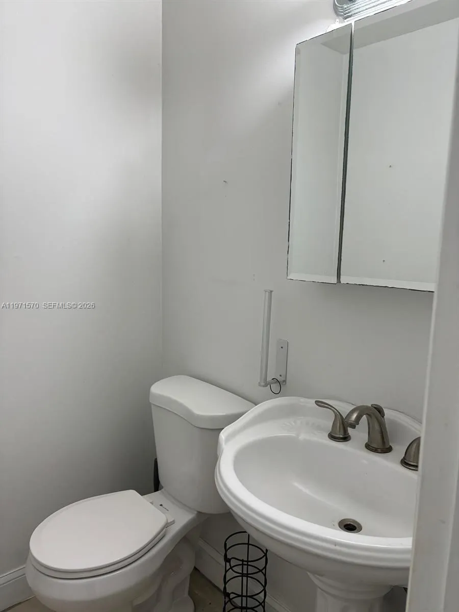 6907 Nw 43rd St 6907, Miami, Florida 33166, Miami, Florida 33166, ,Commercial Lease,For Rent,6907 Nw 43rd St 6907, Miami, Florida 33166,A11971570