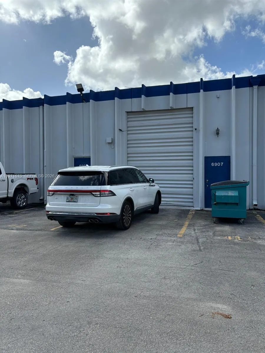 6907 Nw 43rd St 6907, Miami, Florida 33166, Miami, Florida 33166, ,Commercial Lease,For Rent,6907 Nw 43rd St 6907, Miami, Florida 33166,A11971570