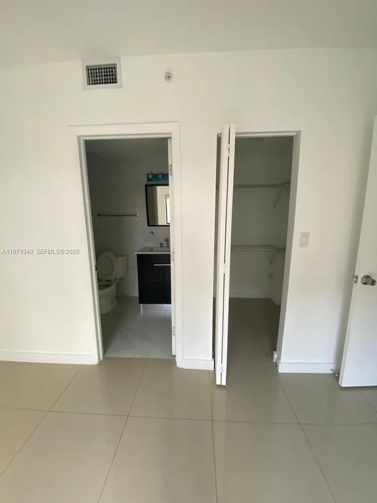 423 E 27th St 102, Hialeah, Florida 33013, Hialeah, Florida 33013, 2 Bedrooms Bedrooms, ,2 BathroomsBathrooms,Residential Lease,For Rent,423 E 27th St 102, Hialeah, Florida 33013,A11971940