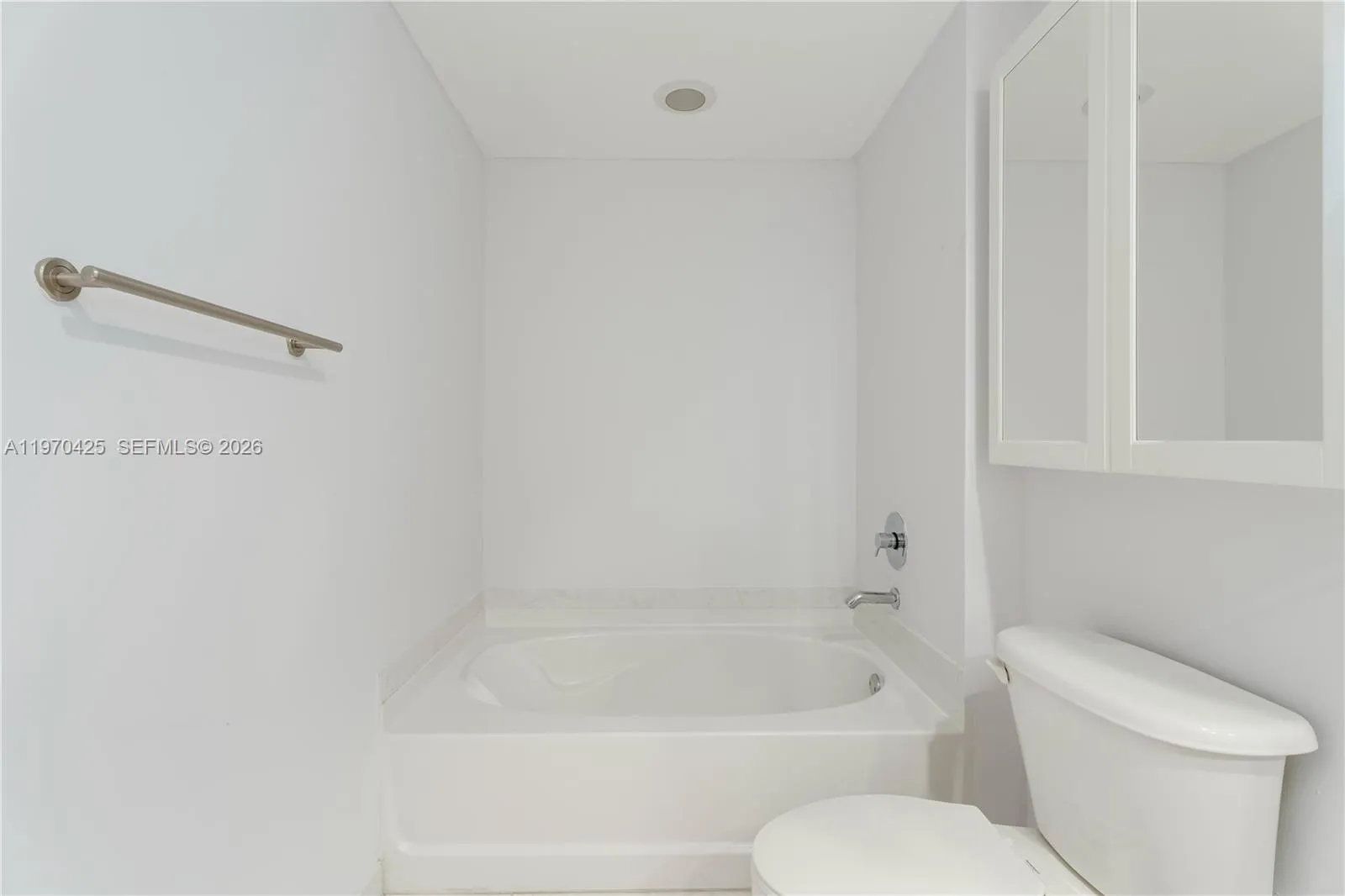 951 Brickell Ave 3607, Miami, Florida 33131, Miami, Florida 33131, 2 Bedrooms Bedrooms, ,2 BathroomsBathrooms,Residential Lease,For Rent,951 Brickell Ave 3607, Miami, Florida 33131,A11970425