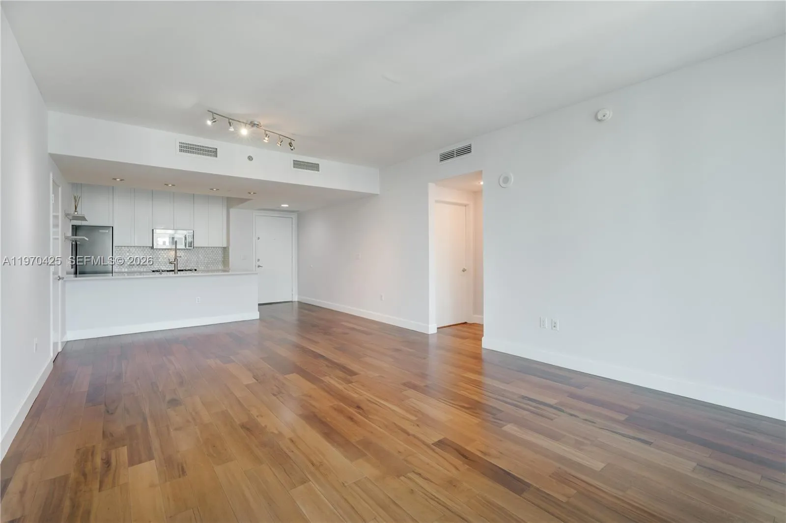 951 Brickell Ave 3607, Miami, Florida 33131, Miami, Florida 33131, 2 Bedrooms Bedrooms, ,2 BathroomsBathrooms,Residential Lease,For Rent,951 Brickell Ave 3607, Miami, Florida 33131,A11970425
