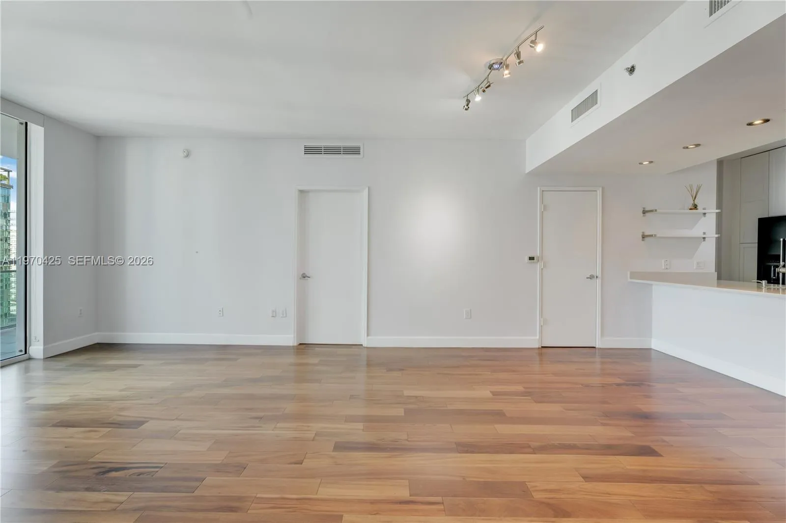 951 Brickell Ave 3607, Miami, Florida 33131, Miami, Florida 33131, 2 Bedrooms Bedrooms, ,2 BathroomsBathrooms,Residential Lease,For Rent,951 Brickell Ave 3607, Miami, Florida 33131,A11970425