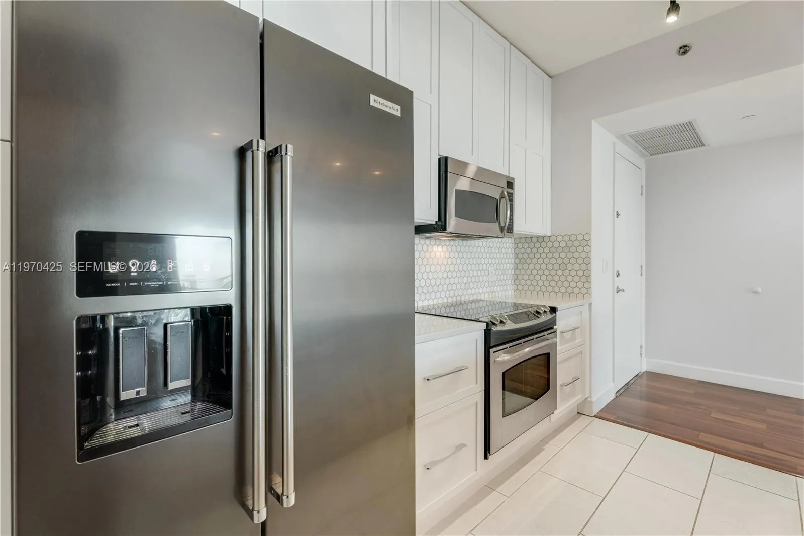 951 Brickell Ave 3607, Miami, Florida 33131, Miami, Florida 33131, 2 Bedrooms Bedrooms, ,2 BathroomsBathrooms,Residential Lease,For Rent,951 Brickell Ave 3607, Miami, Florida 33131,A11970425