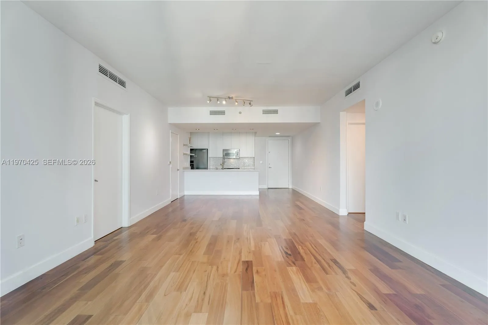 951 Brickell Ave 3607, Miami, Florida 33131, Miami, Florida 33131, 2 Bedrooms Bedrooms, ,2 BathroomsBathrooms,Residential Lease,For Rent,951 Brickell Ave 3607, Miami, Florida 33131,A11970425