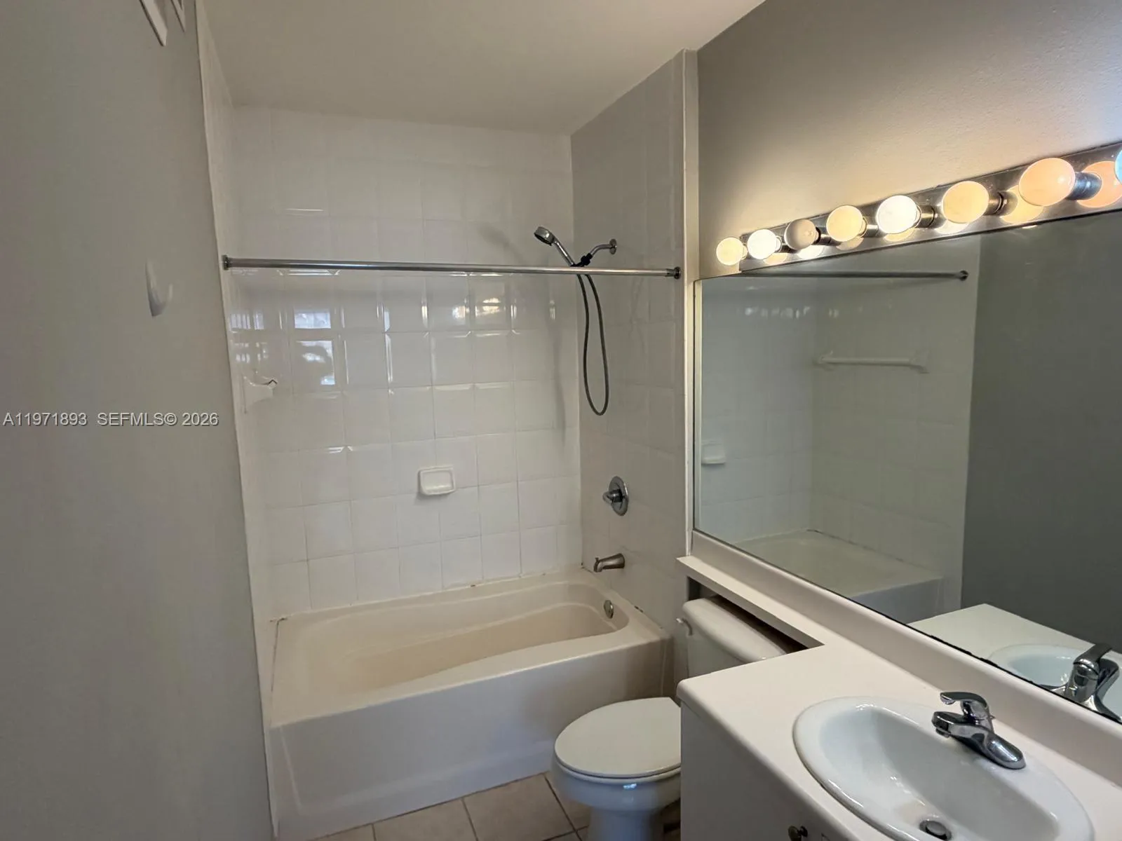 7930 N Nob Hill Rd 304, Tamarac, Florida 33321, Tamarac, Florida 33321, 2 Bedrooms Bedrooms, ,2 BathroomsBathrooms,Residential Lease,For Rent,7930 N Nob Hill Rd 304, Tamarac, Florida 33321,A11971893
