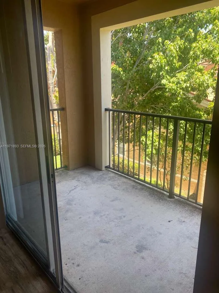 7930 N Nob Hill Rd 304, Tamarac, Florida 33321, Tamarac, Florida 33321, 2 Bedrooms Bedrooms, ,2 BathroomsBathrooms,Residential Lease,For Rent,7930 N Nob Hill Rd 304, Tamarac, Florida 33321,A11971893