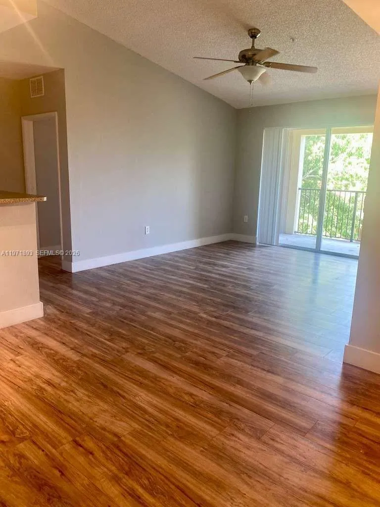 7930 N Nob Hill Rd 304, Tamarac, Florida 33321, Tamarac, Florida 33321, 2 Bedrooms Bedrooms, ,2 BathroomsBathrooms,Residential Lease,For Rent,7930 N Nob Hill Rd 304, Tamarac, Florida 33321,A11971893