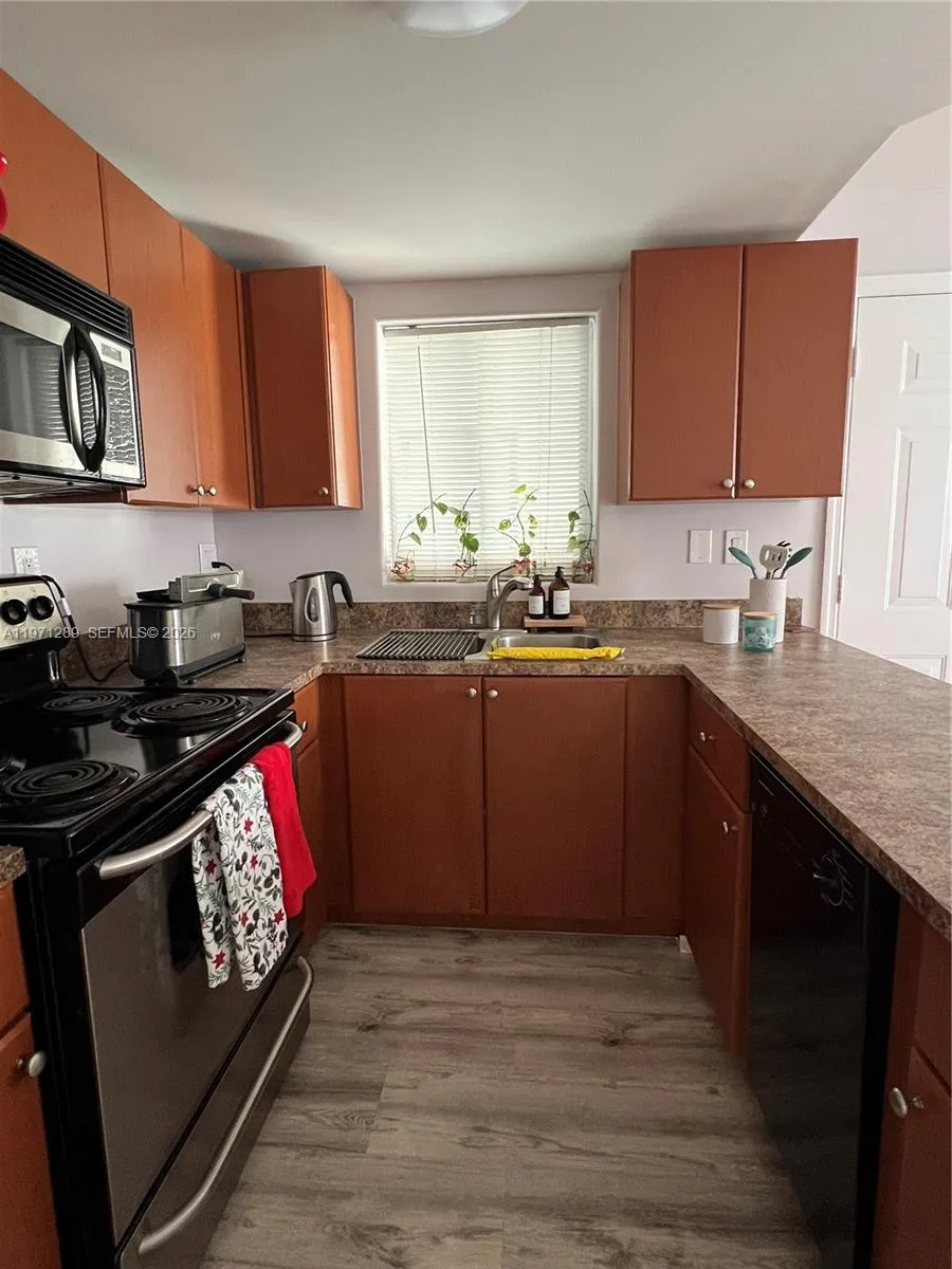 3101 Sw 27th Ave 304, Miami, Florida 33133, Miami, Florida 33133, 1 Bedroom Bedrooms, ,1 BathroomBathrooms,Residential Lease,For Rent,3101 Sw 27th Ave 304, Miami, Florida 33133,A11971289