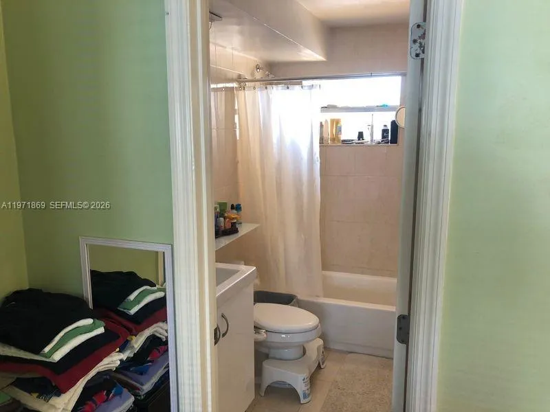 3531 Ne 170th St 204, North Miami Beach, Florida 3, North Miami Beach, Florida 33160, 2 Bedrooms Bedrooms, ,2 BathroomsBathrooms,Residential Lease,For Rent,3531 Ne 170th St 204, North Miami Beach, Florida 3,A11971869