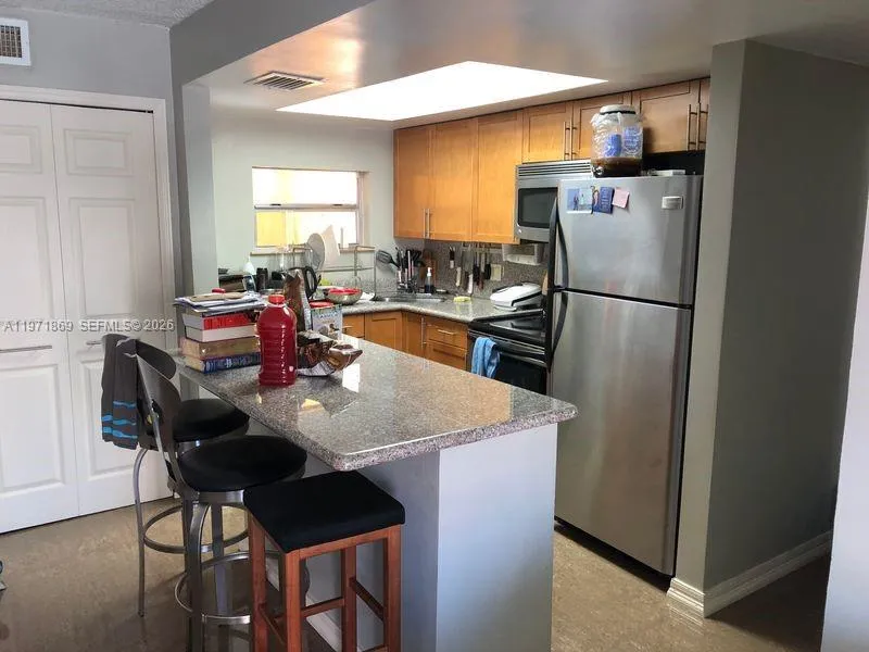 3531 Ne 170th St 204, North Miami Beach, Florida 3, North Miami Beach, Florida 33160, 2 Bedrooms Bedrooms, ,2 BathroomsBathrooms,Residential Lease,For Rent,3531 Ne 170th St 204, North Miami Beach, Florida 3,A11971869