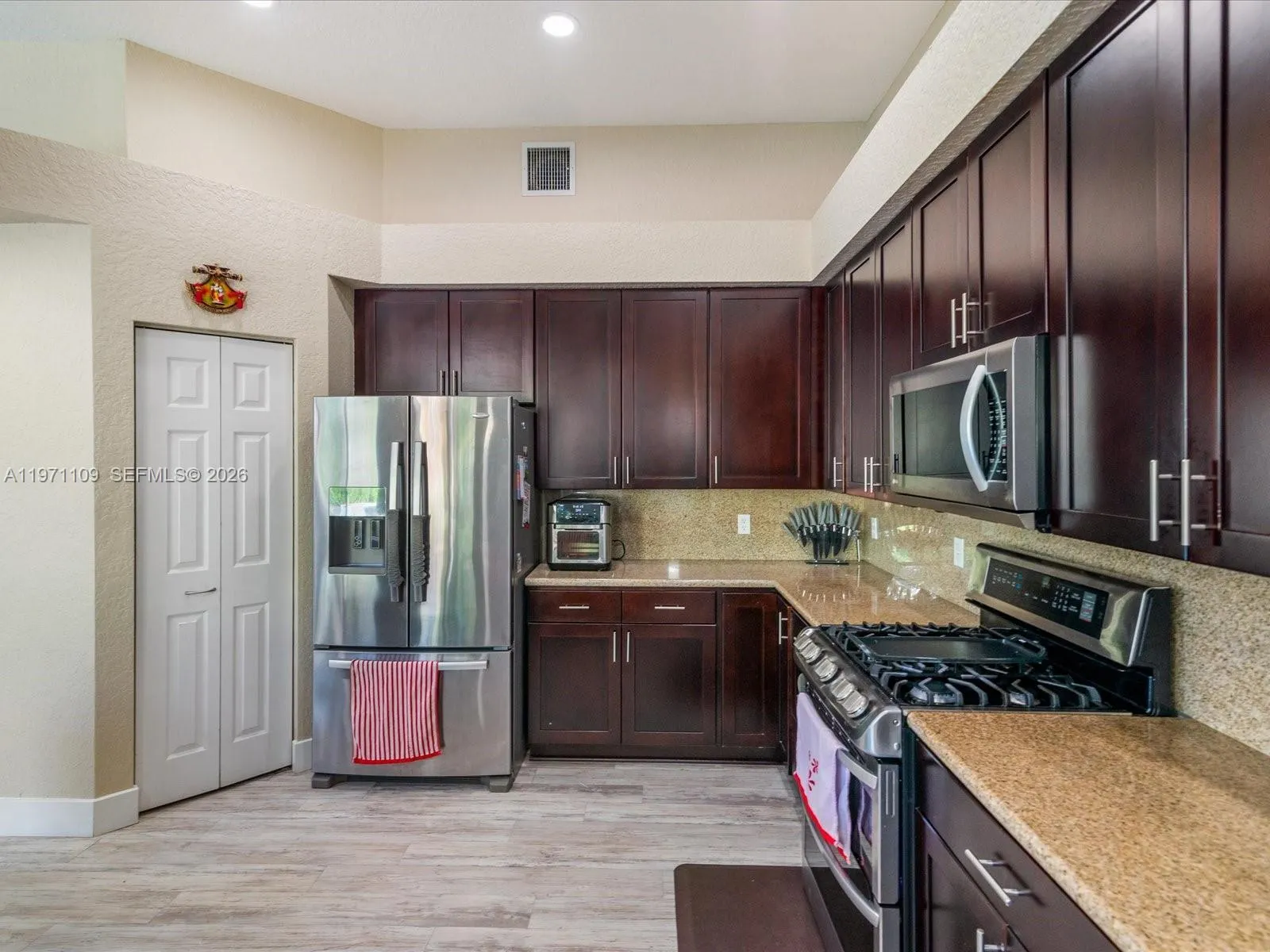 2221 Nw 129th Ter, Pembroke Pines, Florida 33028, Pembroke Pines, Florida 33028, 4 Bedrooms Bedrooms, ,3 BathroomsBathrooms,Residential Lease,For Rent,2221 Nw 129th Ter, Pembroke Pines, Florida 33028,A11971109