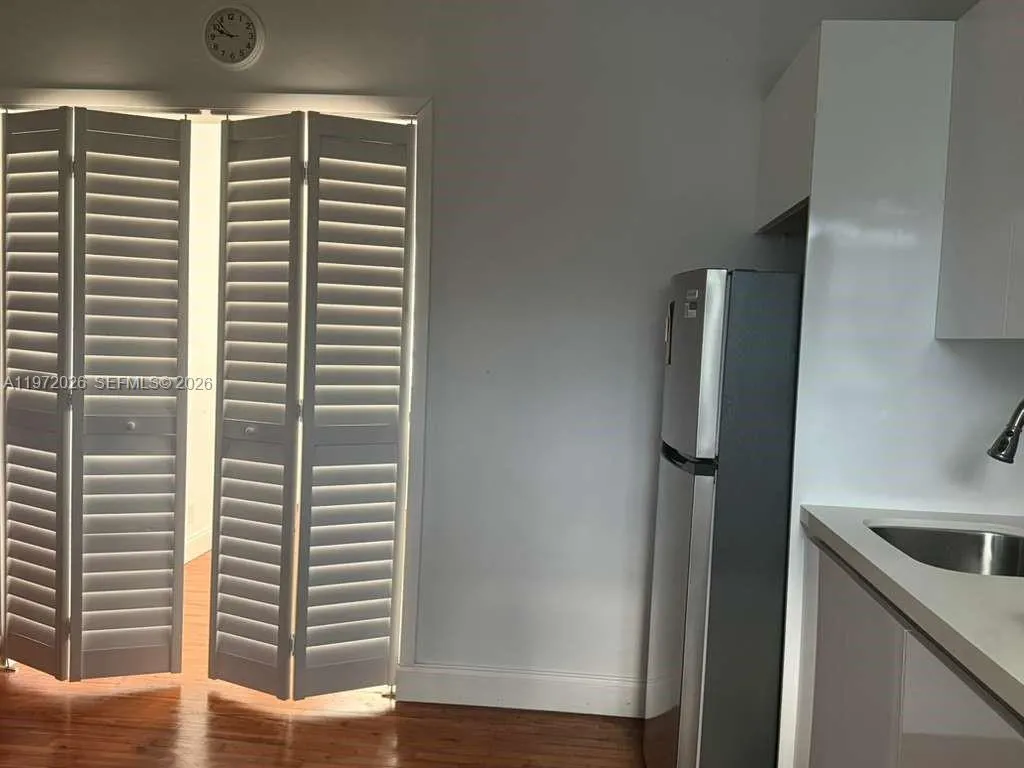 1925 Washington Ave 6, Miami Beach, Florida 33139, Miami Beach, Florida 33139, ,1 BathroomBathrooms,Residential Lease,For Rent,1925 Washington Ave 6, Miami Beach, Florida 33139,A11972026
